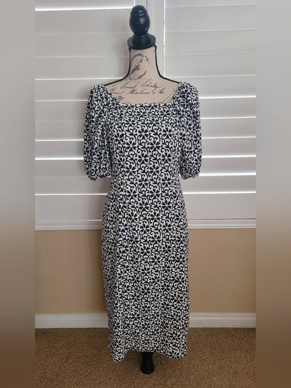 Ann Taylor Factory Black & White Floral-Print Puff Sleeve Midi Dress